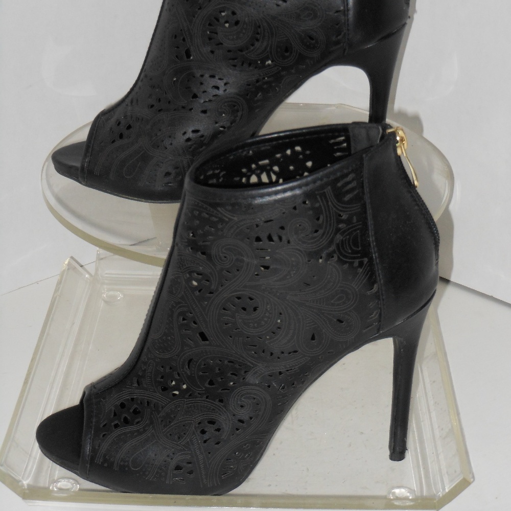 LILIANA BLACK PEEP TOE ANKLE BOOTS SIZE 8 MEDIUM
